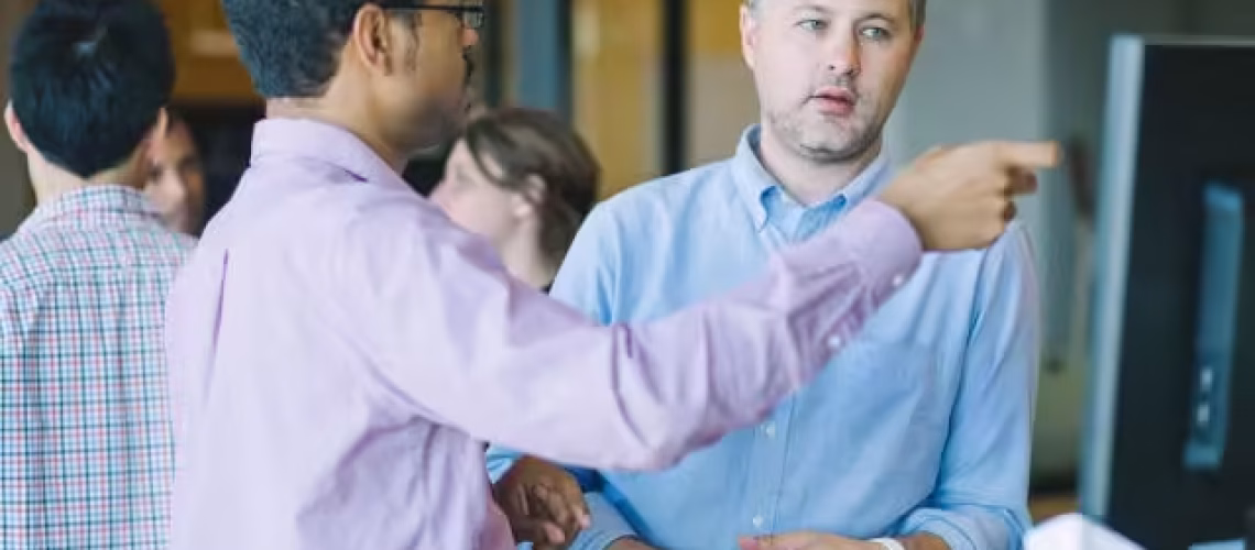 employees_talking