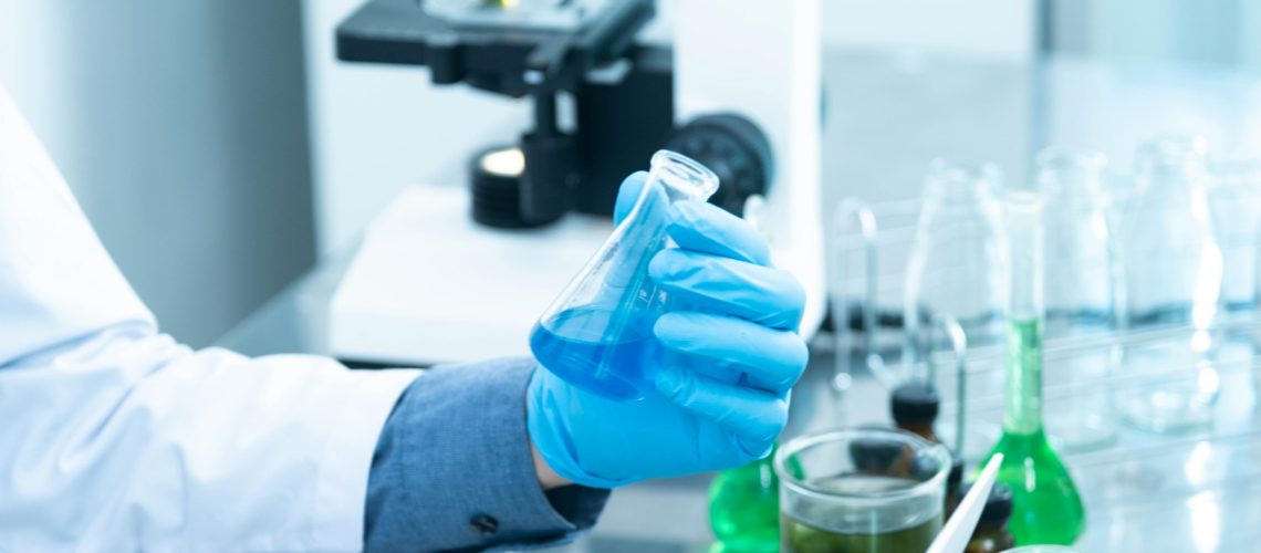 lab technician hr career pexels-chokniti-khongchum-1197604-2280571